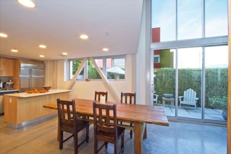 More Photos Of 2100 Abbot Kinney Blvd, Venice Office For Lease