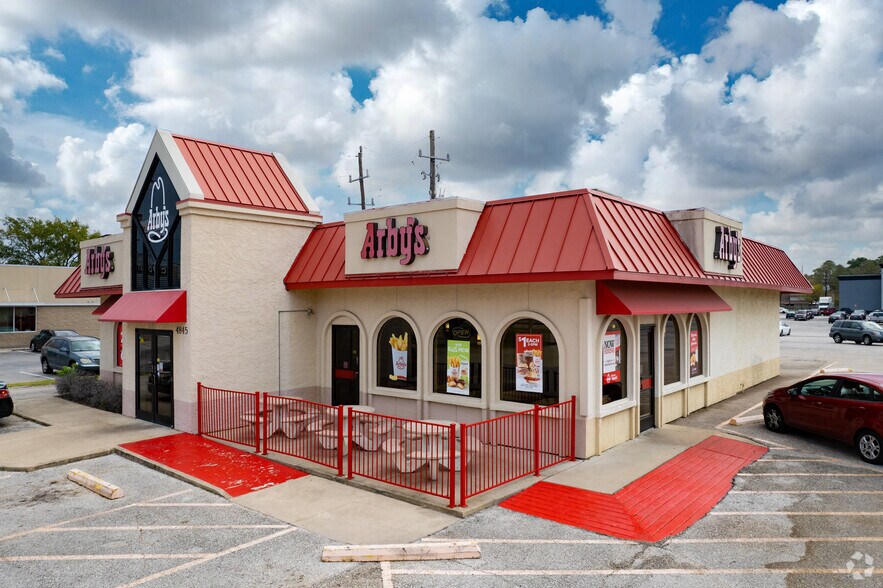 More Photos Of 4501-4765 W FM 1960 Rd, Houston Unknown For Lease