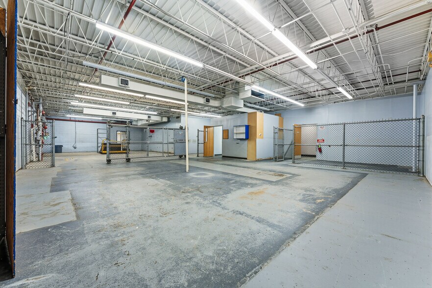 More Photos Of 501 Locust Ave, Fairmont Freestanding For Sale