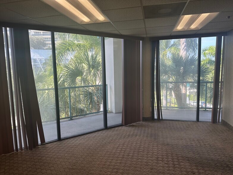 More Photos Of 300 Alton Rd, Miami Beach Office For Lease