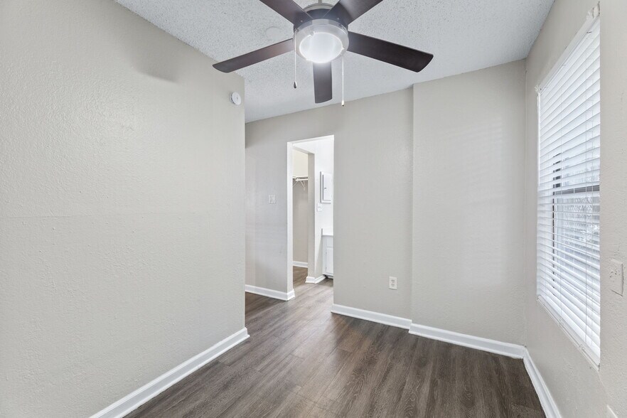 More Photos Of 4314 Gillis St, Austin Apartments For Sale