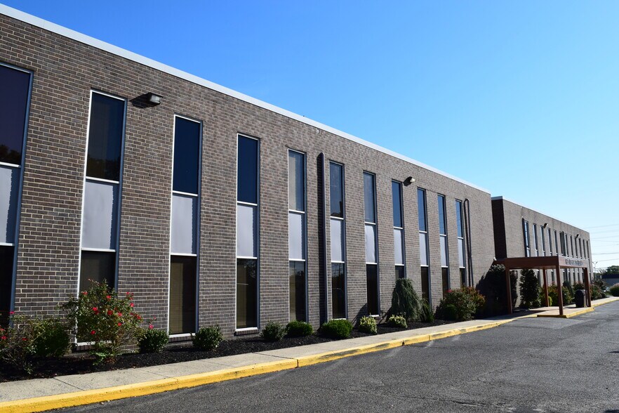 More Photos Of 811 Church Rd, Cherry Hill Office For Lease