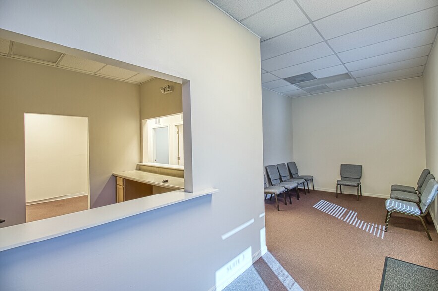 More Photos Of 4857 Palm Beach Blvd, Fort Myers Office For Lease