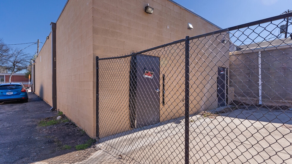 More Photos Of 2871 Main St, Atlanta Freestanding For Lease