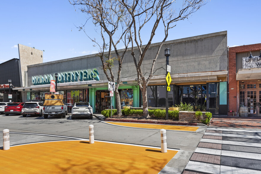 Primary Photo Of 328-330 N San Fernando Blvd, Burbank Storefront For Lease