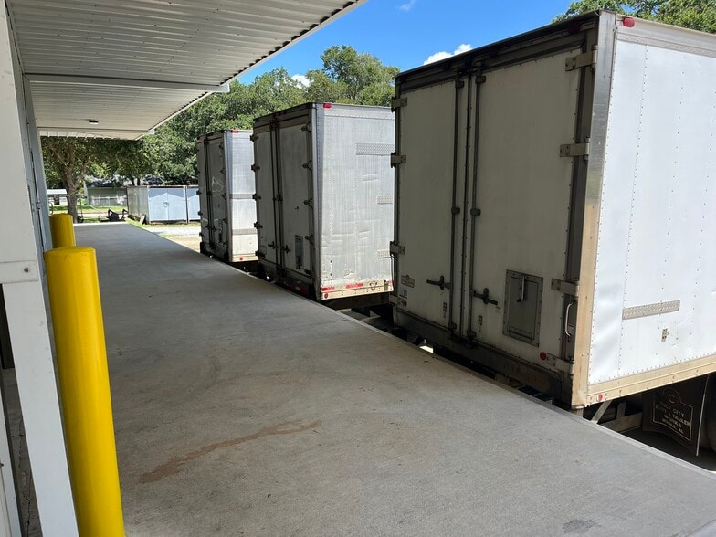 More Photos Of 2400 W Herman St, Pensacola Warehouse For Sale