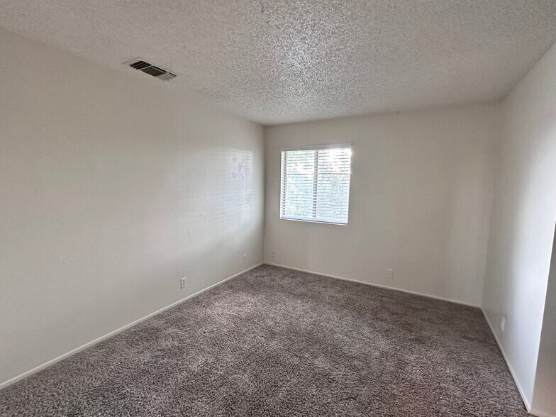 More Photos Of 12745 Navajo Rd, Apple Valley Apartments For Sale
