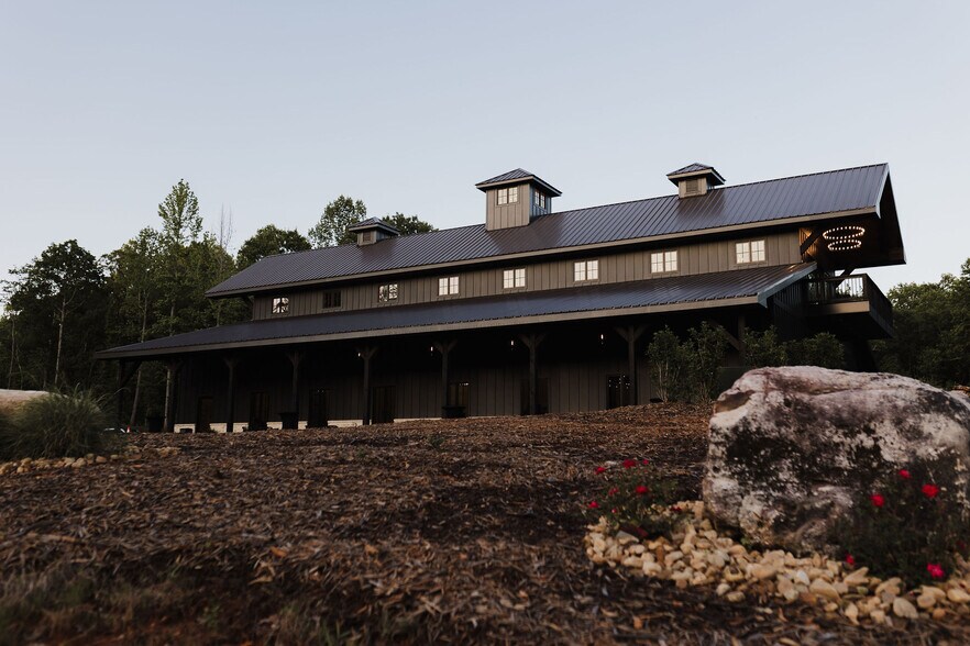 More Photos Of 3263 Tanners Mill Rd, Gainesville Specialty For Sale