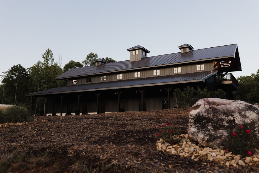 More Photos Of 3263 Tanners Mill Rd, Gainesville Lodge Meeting Hall For Sale