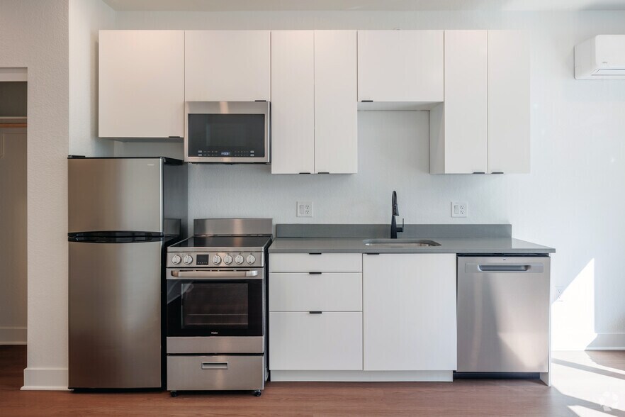 More Photos Of 3890 W Colfax Ave, Denver Apartments For Sale