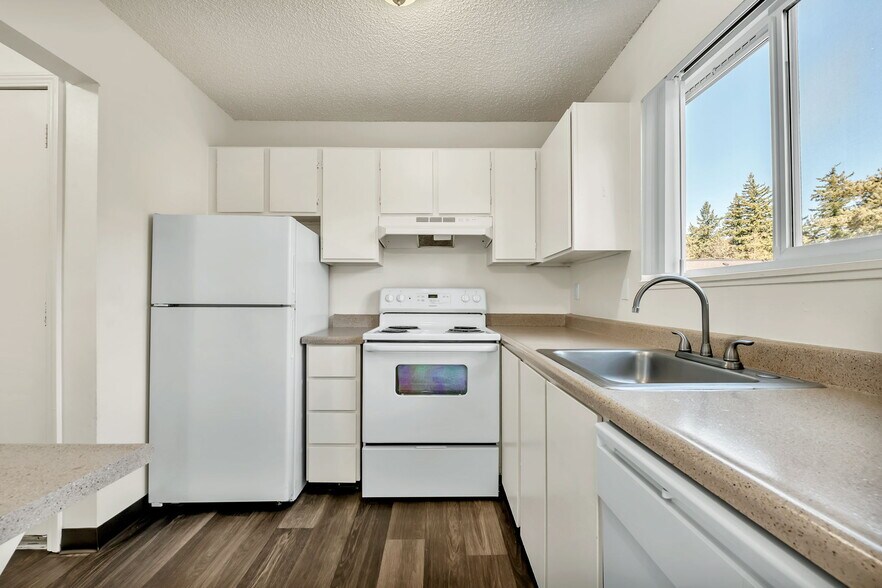 More Photos Of 17014-17062 NE Halsey St, Portland Apartments For Sale