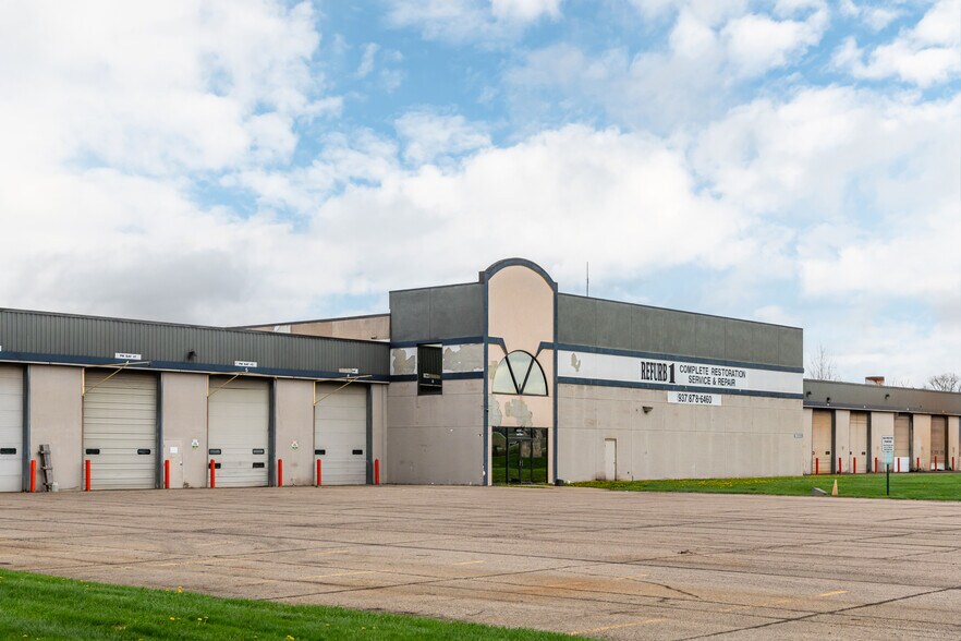 More Photos Of 106 Restoration Park Dr, Medway Service For Lease