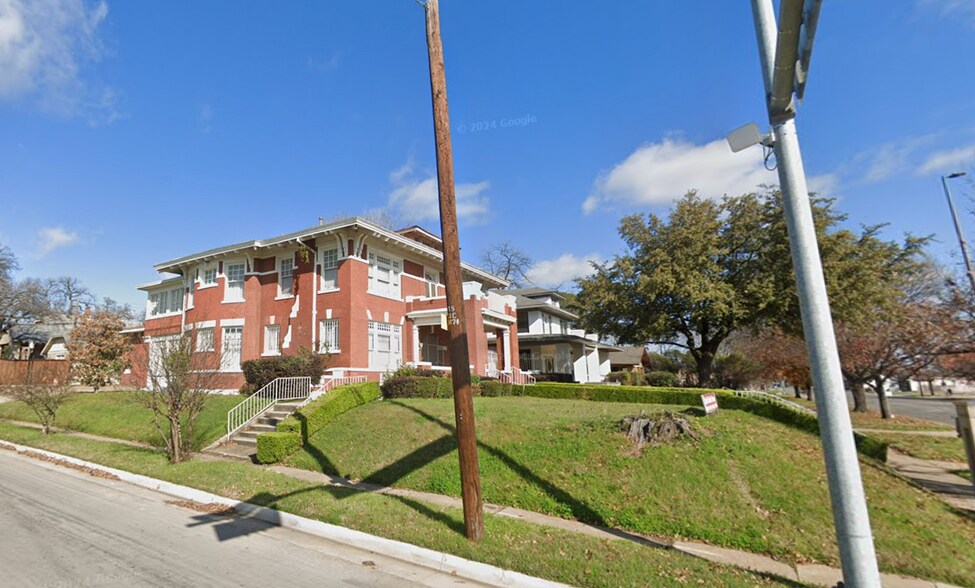More Photos Of 2603 Martin Luther King Jr Blvd, Dallas Office Residential For Sale