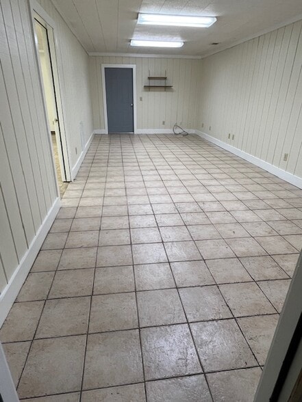 More Photos Of 206 Industrial Ct, Carrollton Warehouse For Sale
