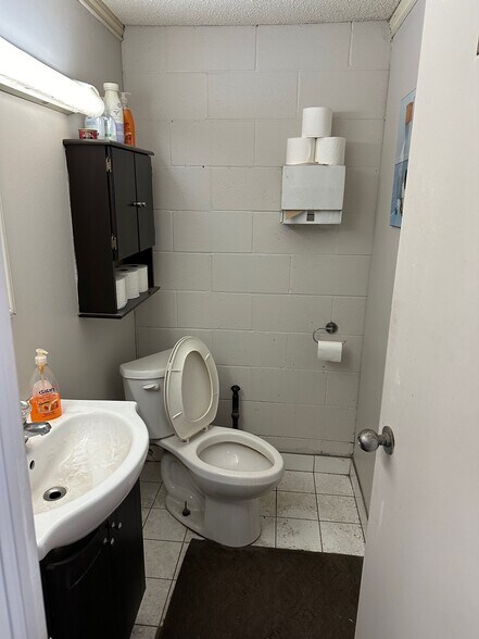 More Photos Of 101 Toro Rd, Toronto Service For Sale