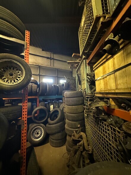 More Photos Of 5431 E Davison St, Detroit Warehouse For Sale