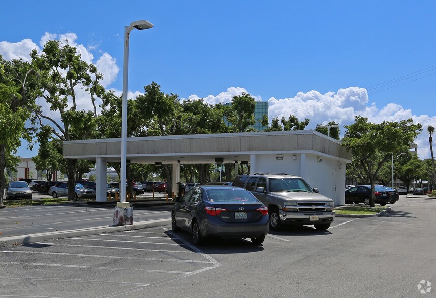 More Photos Of 4875 N Federal Hwy, Fort Lauderdale Office For Lease