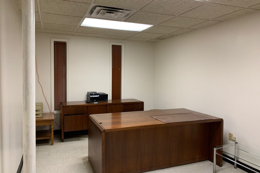 More Photos Of 1790 Lapaloma St, Memphis Freestanding For Sale