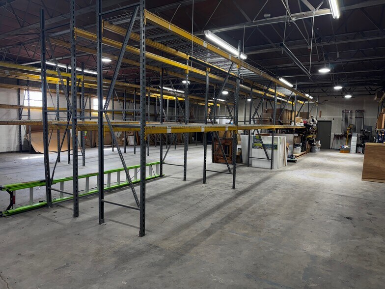 More Photos Of 8600 Chancellor Row, Dallas Warehouse For Lease