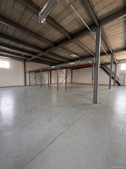 More Photos Of 105 Lakeville Rd, New Hyde Park Light Manufacturing For Lease