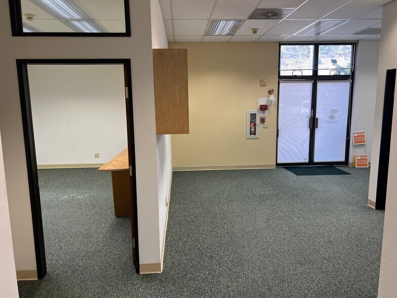 More Photos Of 27 Reed Blvd, Mill Valley Office Residential For Lease