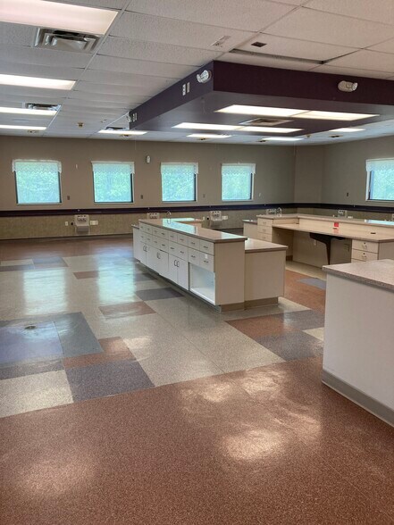 More Photos Of 1916 Boggs Creek Rd, Jefferson City Medical For Sale