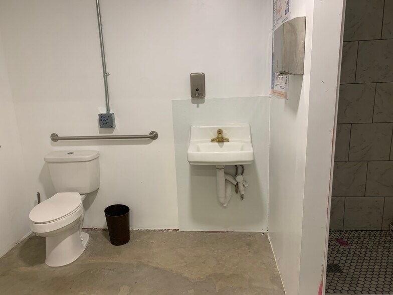 More Photos Of 6101 Washington St, Denver Warehouse For Sale