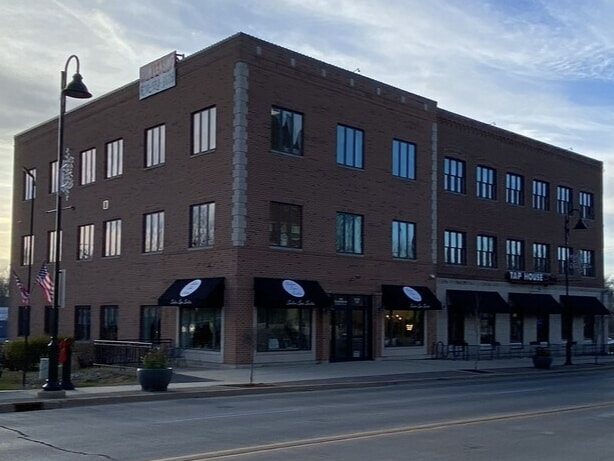 More Photos Of 123 W Washington St, Oswego Office For Lease