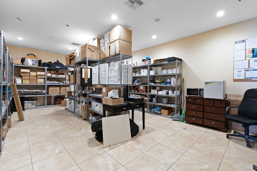 More Photos Of 1356 Bennett Dr, Longwood Distribution For Lease