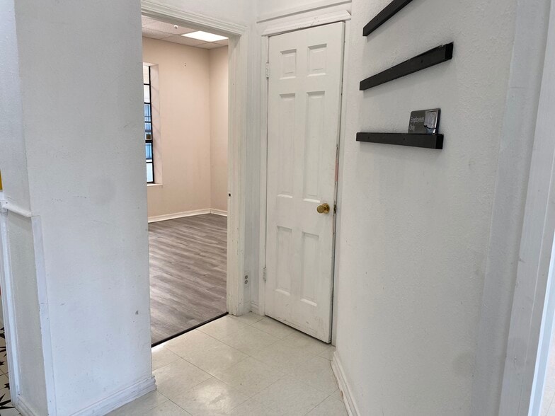 More Photos Of 2301 Midwestern Pky, Wichita Falls Unknown For Lease