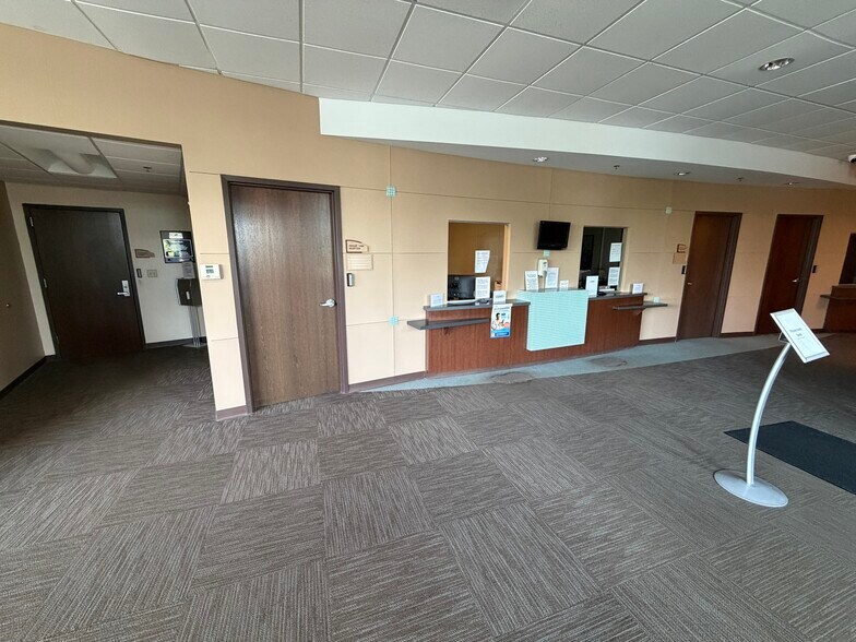 More Photos Of 400 International Dr, Williamsville Medical For Lease