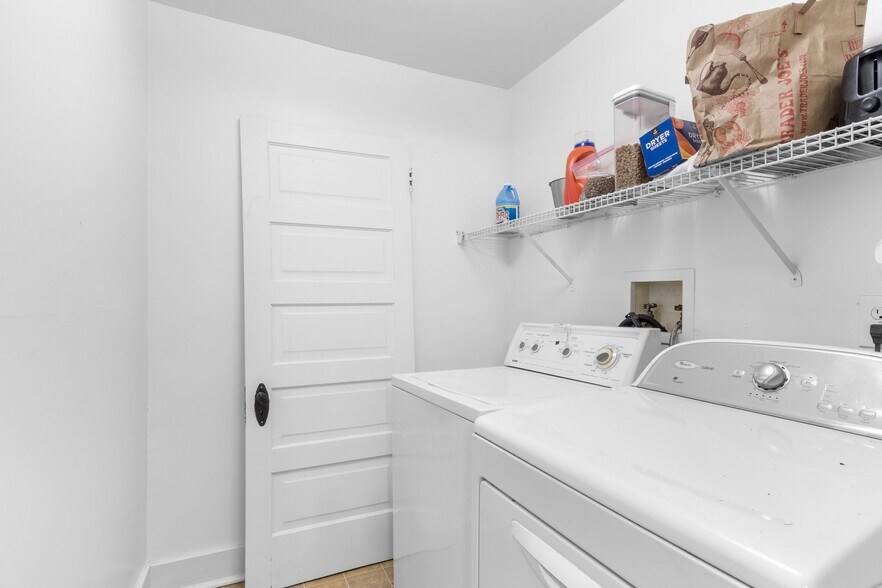 More Photos Of 33 Vance Ave, Black Mountain Apartments For Sale