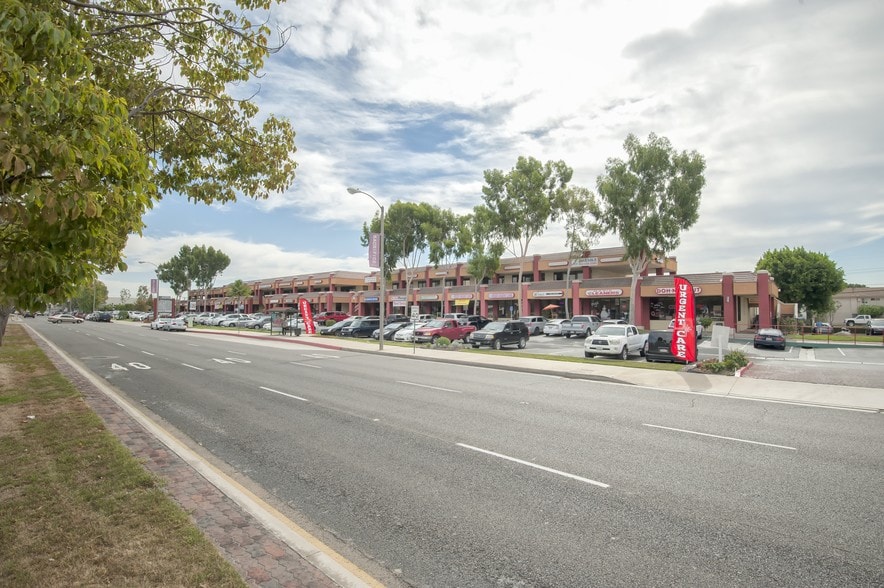 More Photos Of 4272-4390 Katella Ave, Los Alamitos Unknown For Lease