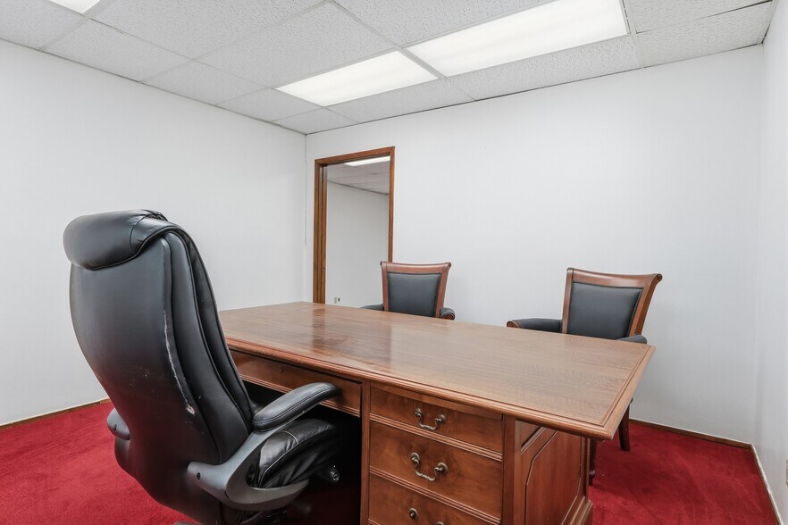 More Photos Of 212 N 16th St, La Porte Light Distribution For Sale