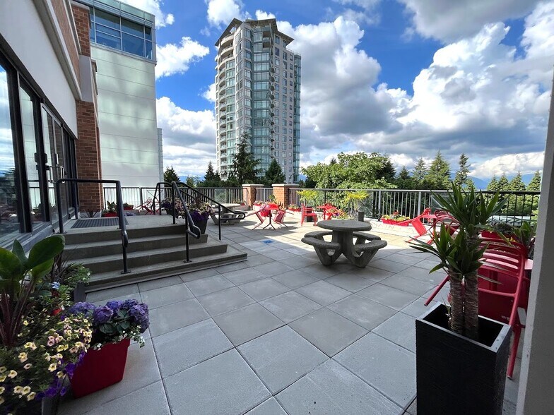 More Photos Of 4555 Kingsway, Burnaby Office For Lease