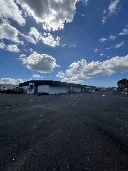 More Photos Of 94-167 Leoleo St, Waipahu Distribution For Lease