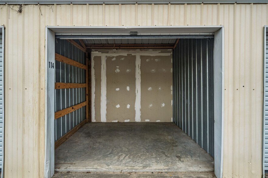 More Photos Of 1719 Signal Point Rd, Charleston Self Storage For Sale