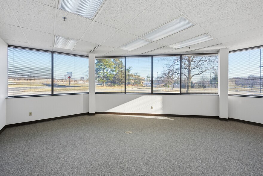 More Photos Of 8790 Governors Hill Dr, Cincinnati Office For Sale
