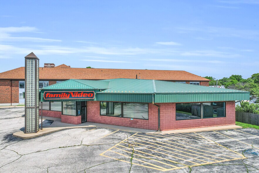 More Photos Of 301 E Champaign Ave, Rantoul Freestanding For Lease