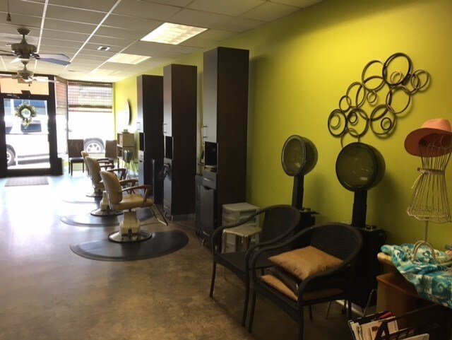 More Photos Of 120 S Market St, Madison Storefront Retail Residential For Sale