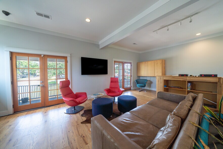 More Photos Of 152 N Tucker St, Memphis Loft Creative Space For Sale
