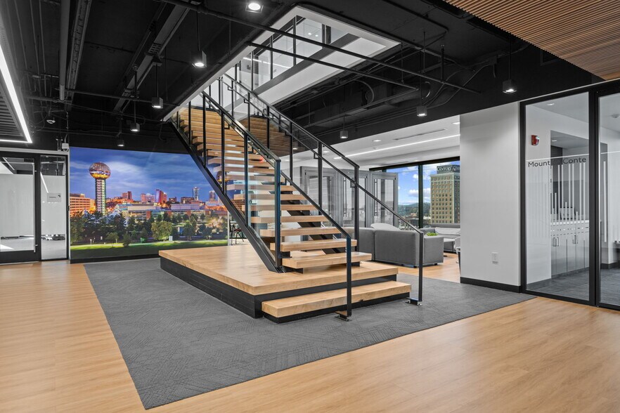 More Photos Of 900 S Gay St, Knoxville Office For Sale