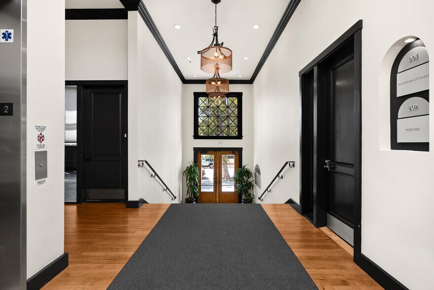 More Photos Of 11 5th St, Petaluma Loft Creative Space For Sale