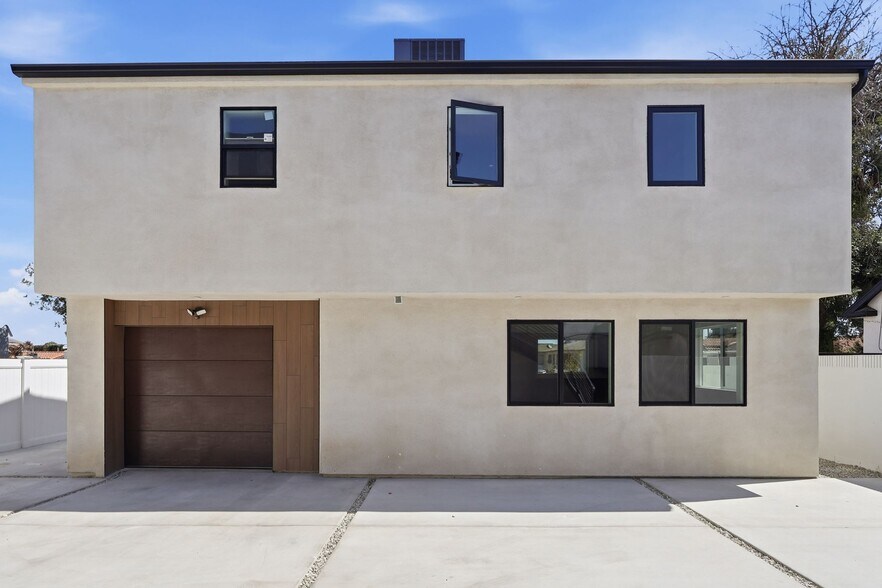 More Photos Of 1507 W 83rd St, Los Angeles Apartments For Sale