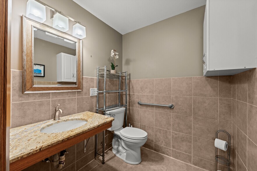More Photos Of 327 S Miller Rd, Fairlawn Assisted Living For Sale
