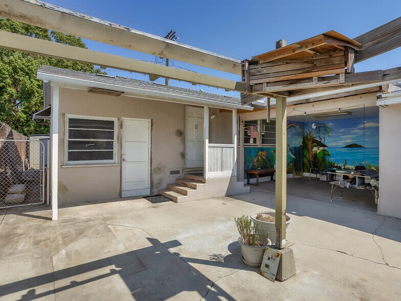 More Photos Of 1817 W Burbank Blvd, Burbank Daycare Center For Sale