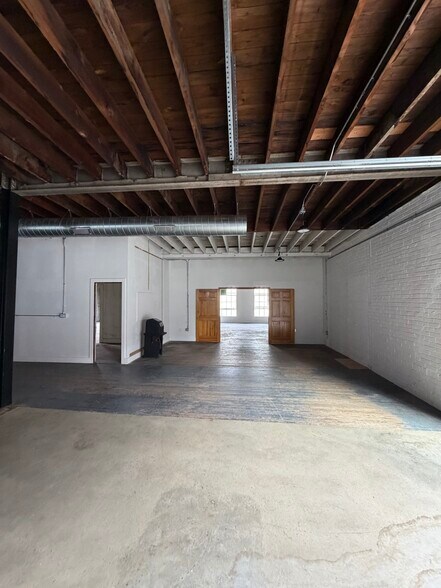 More Photos Of 37 N Broad St, Brevard Storefront Retail Office For Lease