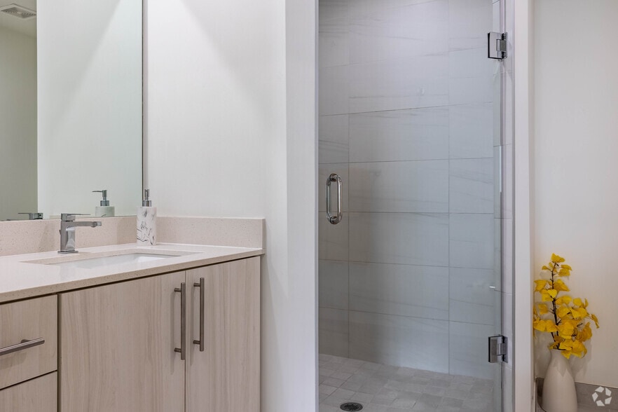 More Photos Of 1601 N Dixie Hwy, Lake Worth Apartments For Lease