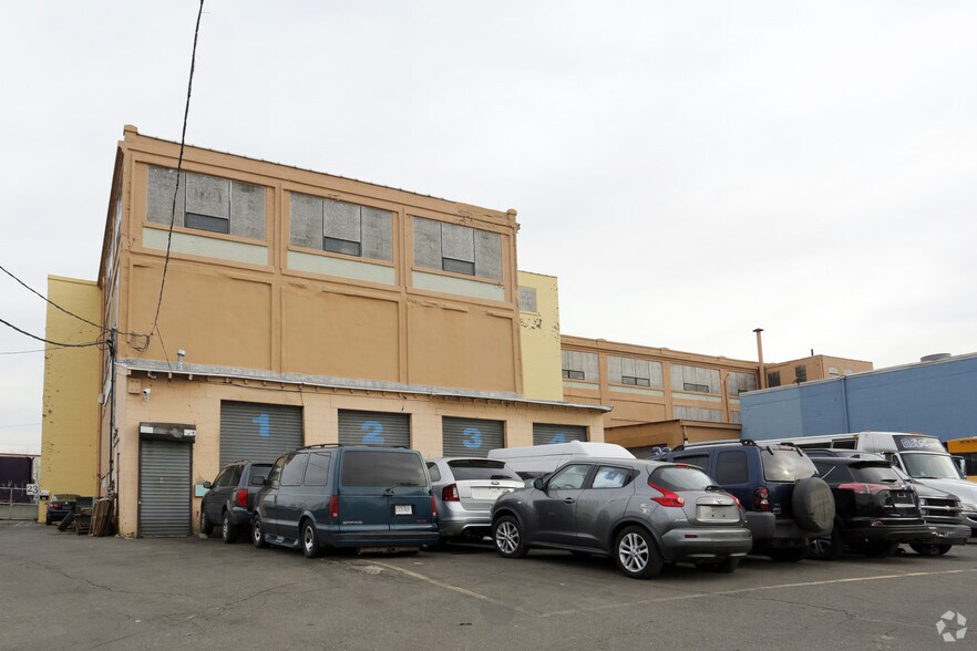 More Photos Of 28 Albert Ave, Newark Warehouse For Lease
