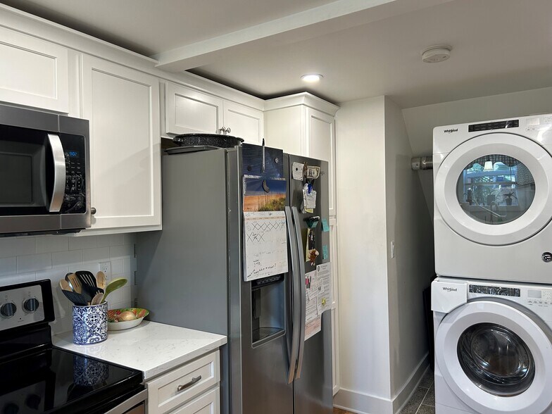 More Photos Of 34 Benedict St, Norwalk Apartments For Sale